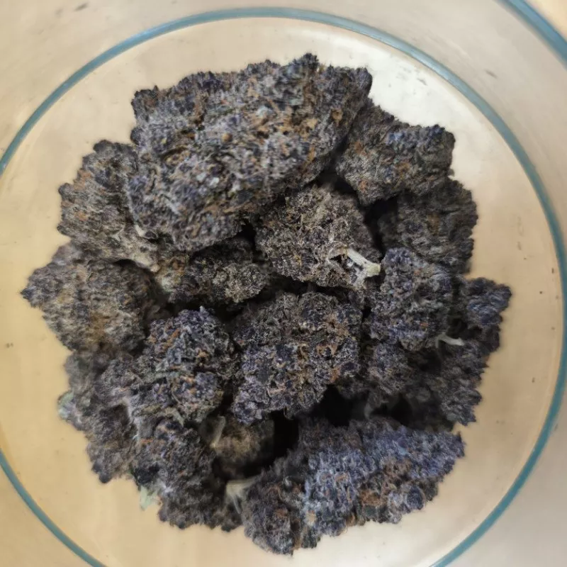 Tarmac – Fleur CBD – Weneed x Izno Farm
